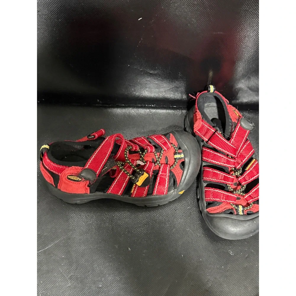 Keen Newport H2 Red Black Waterproof Sport Sandals Kids 11Outdoor Hiking5